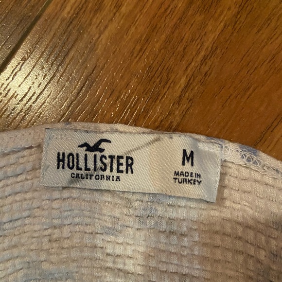 cute and comfortable long sleeve kind of cropped top - Picture 2 of 3